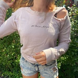 Yes but no but yes... relaxed fit sweatshirt